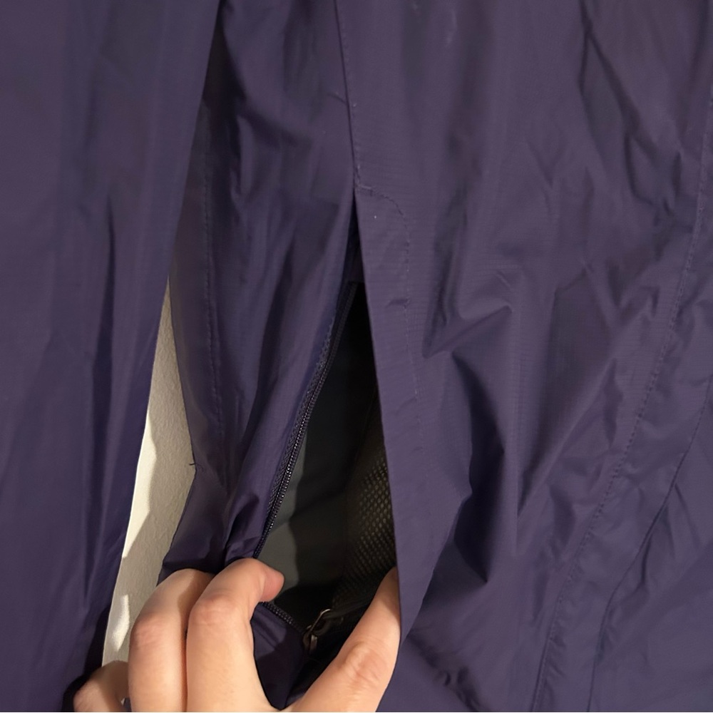 The North Face Purple Lightweight Hyvent DY Hooded Jacket Size Woman’s Small - Picture 5 of 11